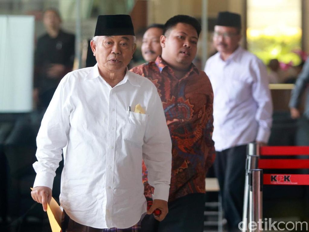 Kiai Asep Saifudin Chalim Diperiksa Sebagai Saksi Romahurmuziy